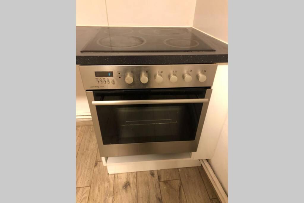 Gemütliche 3-zkb Wc Souterrainwohnung In Bestlage Apartment