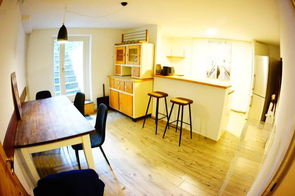 Apartment Gemütliche 3-zkb Wc Souterrainwohnung In Bestlage
