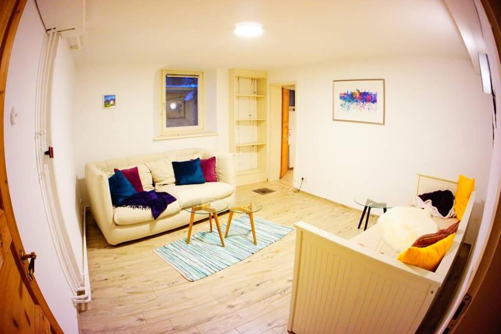 Apartment Gemütliche 3-zkb Wc Souterrainwohnung In Bestlage Hamburg