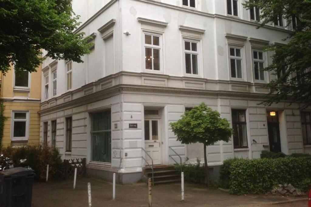 Gemütliche 3-zkb Wc Souterrainwohnung In Bestlage Apartment
