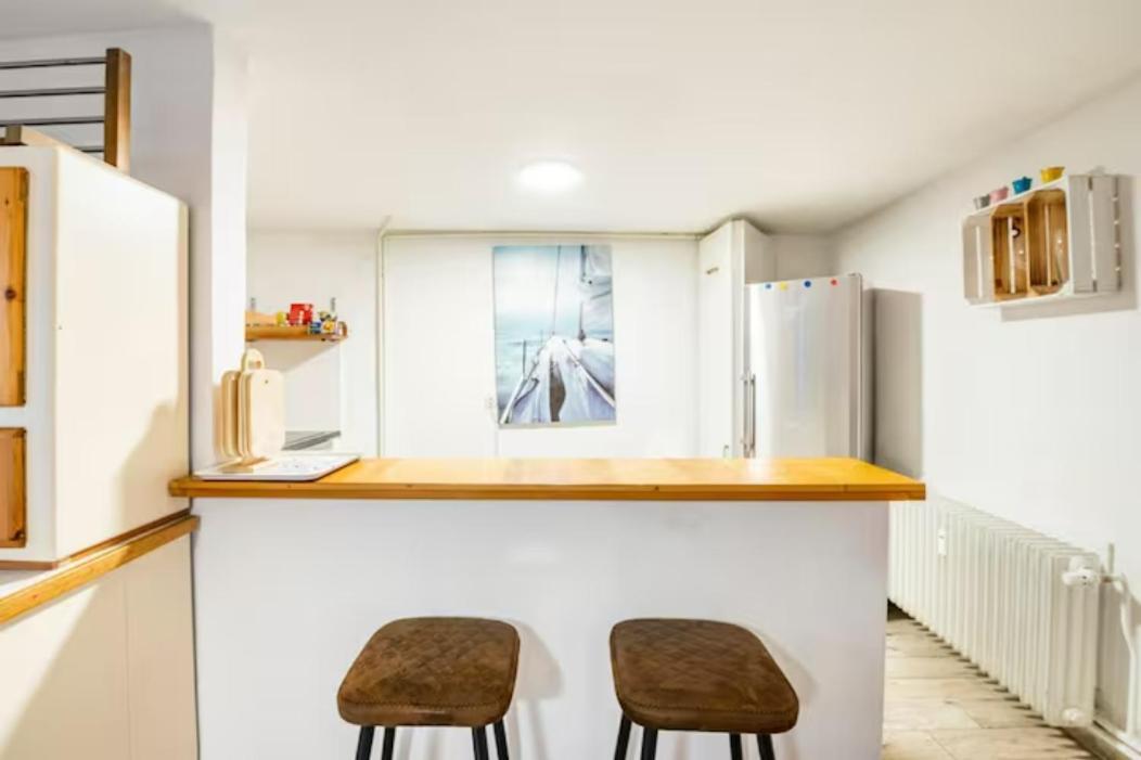 Gemütliche 3-zkb Wc Souterrainwohnung In Bestlage Apartment *