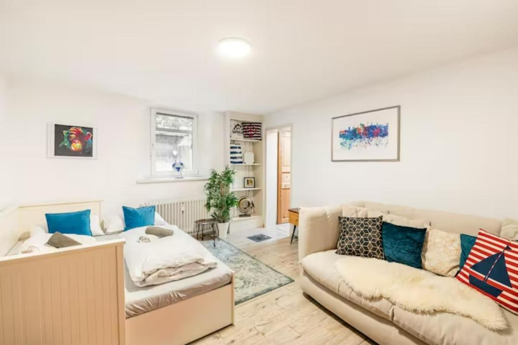 Apartment Gemütliche 3-zkb Wc Souterrainwohnung In Bestlage